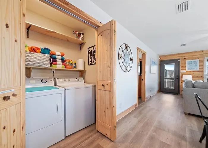 Heated Pool - No Pool Heating Fee - Walk2beach - Fire Pit - Pet Friendly Holiday home *